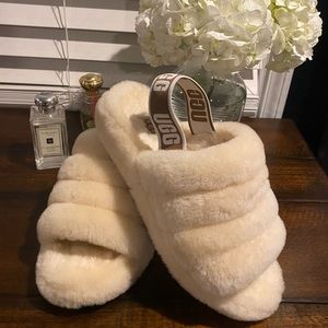 Women’s Fluff Yeah UGG slides - *like new*